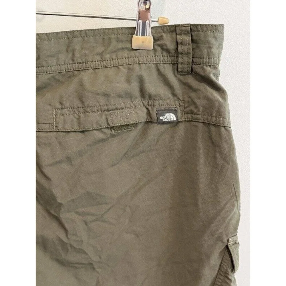 The North Face Mens Olive Green Cargo Ripstop Shorts Nylon Size 36